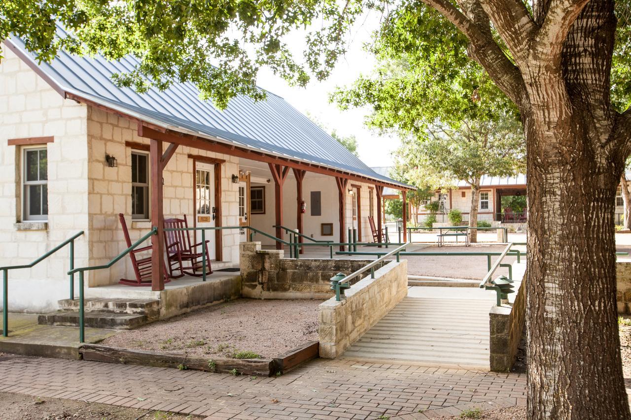 Gruene Cottages นิวบราวน์เฟลส์ ภายนอก รูปภาพ