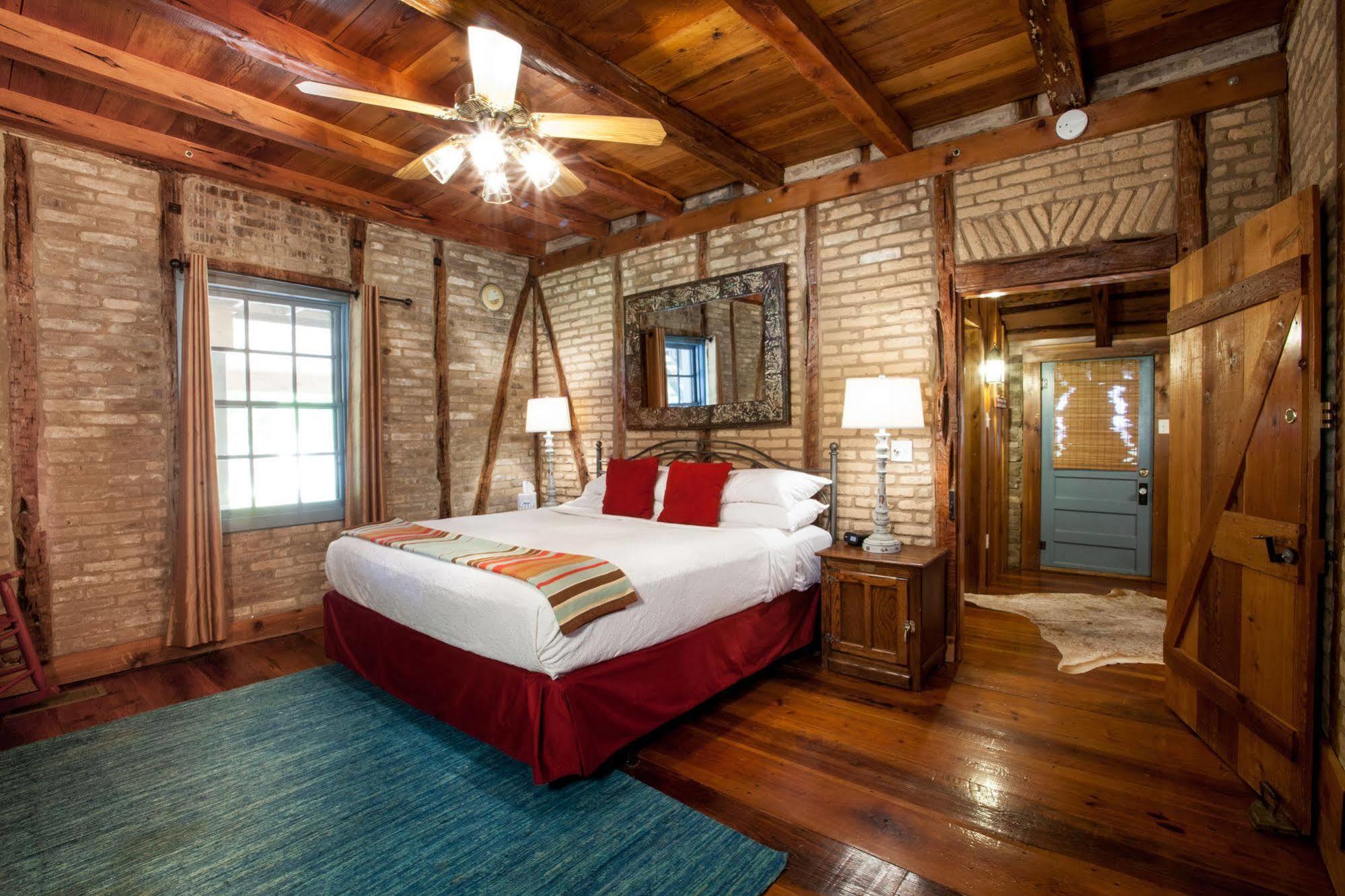 Gruene Cottages นิวบราวน์เฟลส์ ภายนอก รูปภาพ