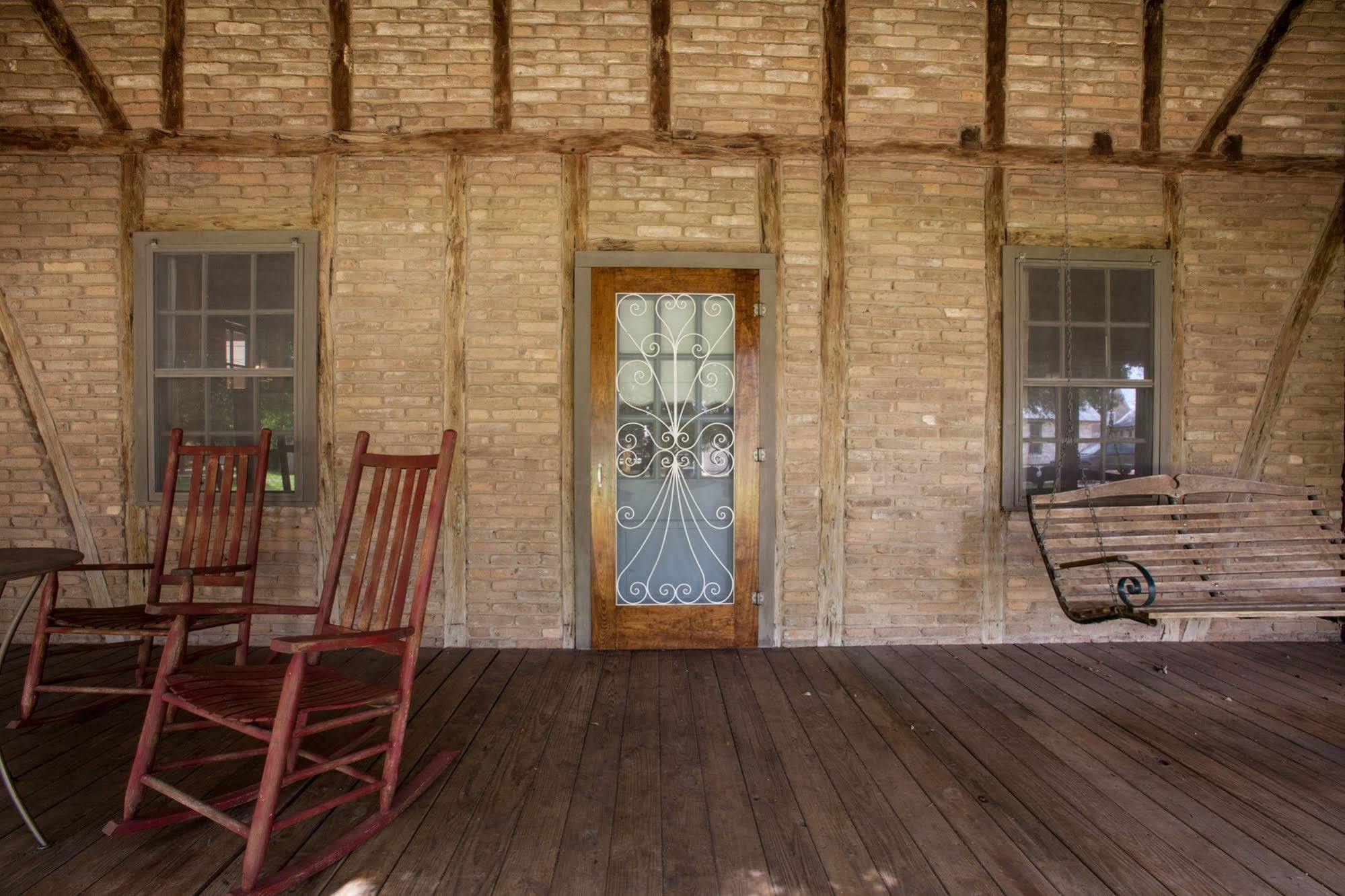 Gruene Cottages นิวบราวน์เฟลส์ ภายนอก รูปภาพ