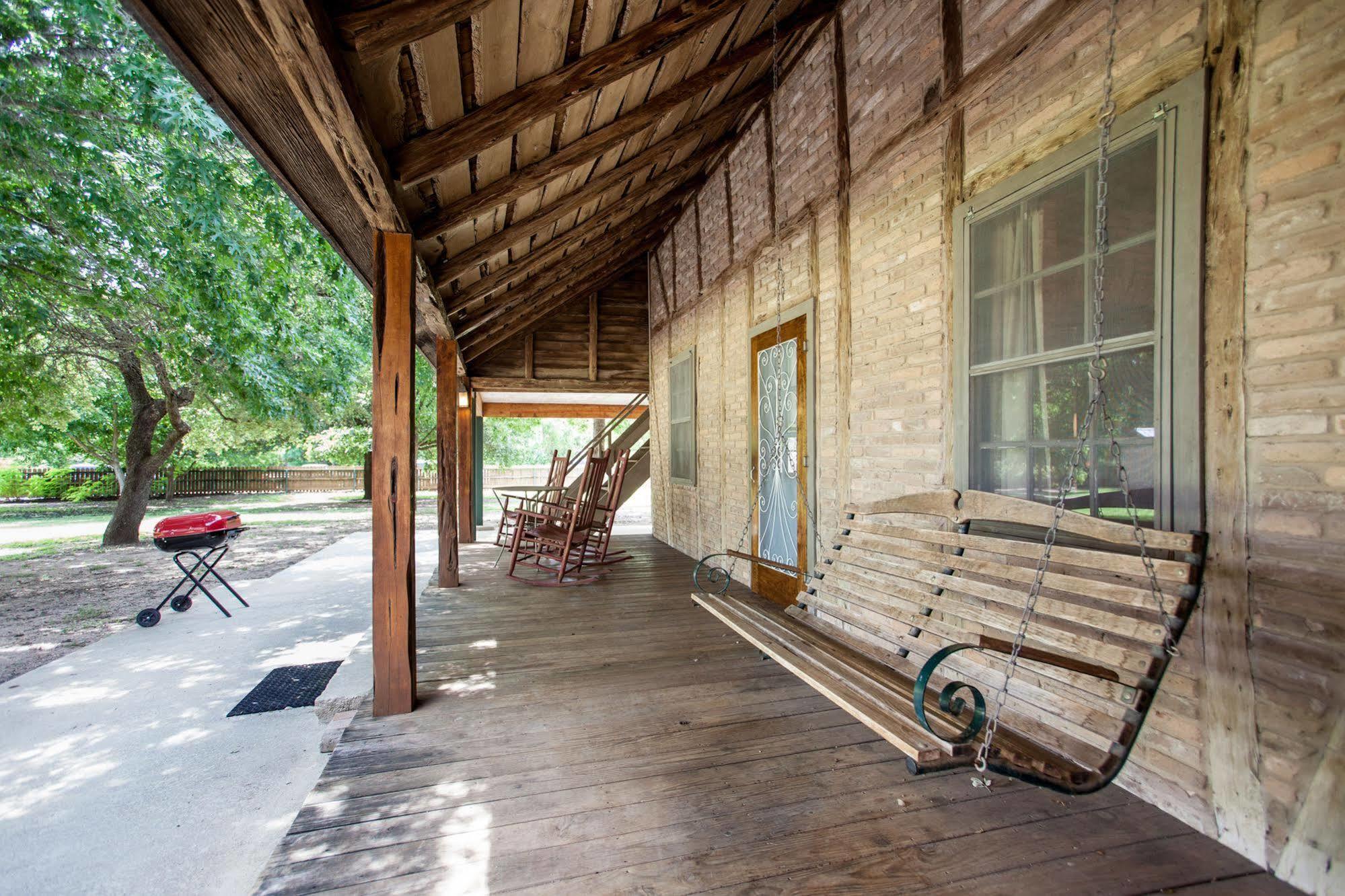 Gruene Cottages นิวบราวน์เฟลส์ ภายนอก รูปภาพ