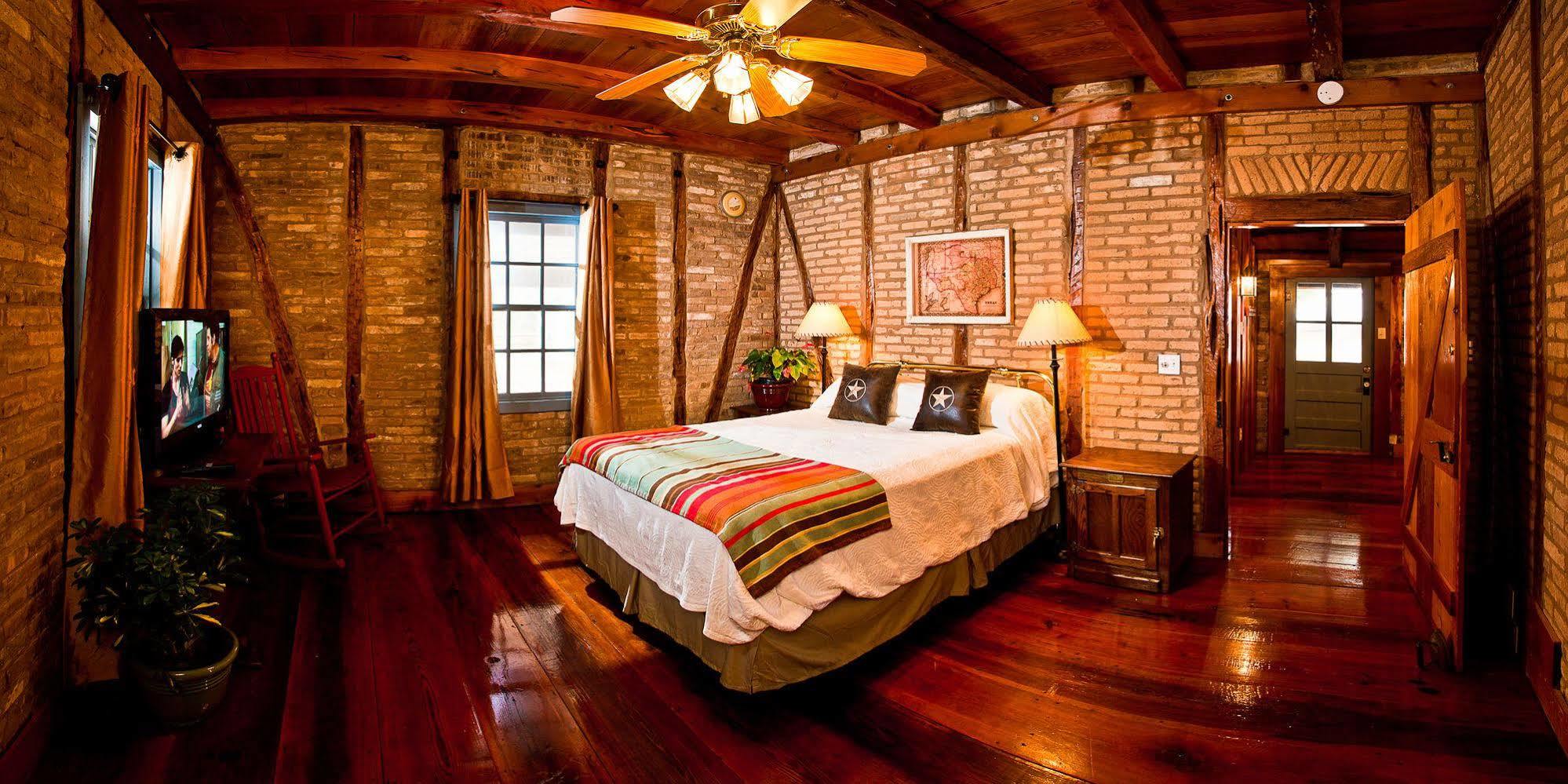 Gruene Cottages นิวบราวน์เฟลส์ ภายนอก รูปภาพ